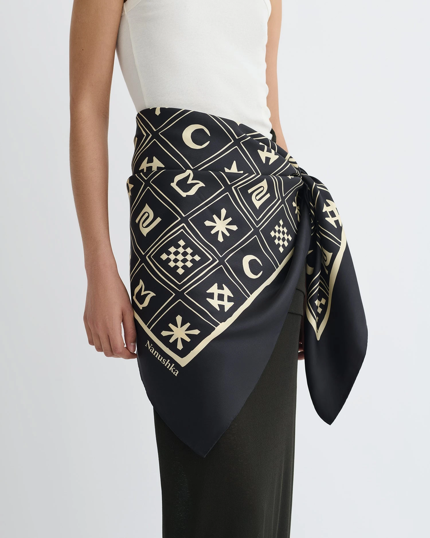 Nanushka Miani - Printed Silk Scarf - Off Black/Beige Kopjafa 1 Nanushka Miani - Printed Silk Scarf - Off Black/Beige Kopjafa