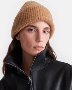 Nanushka Corey - Compact Boucle Beanie - Camel 5 Nanushka Corey - Compact Boucle Beanie - Camel -Nanushka Fashion Store NU2RSHT04074COREY CAMEL COMPACTBOUCLE 01