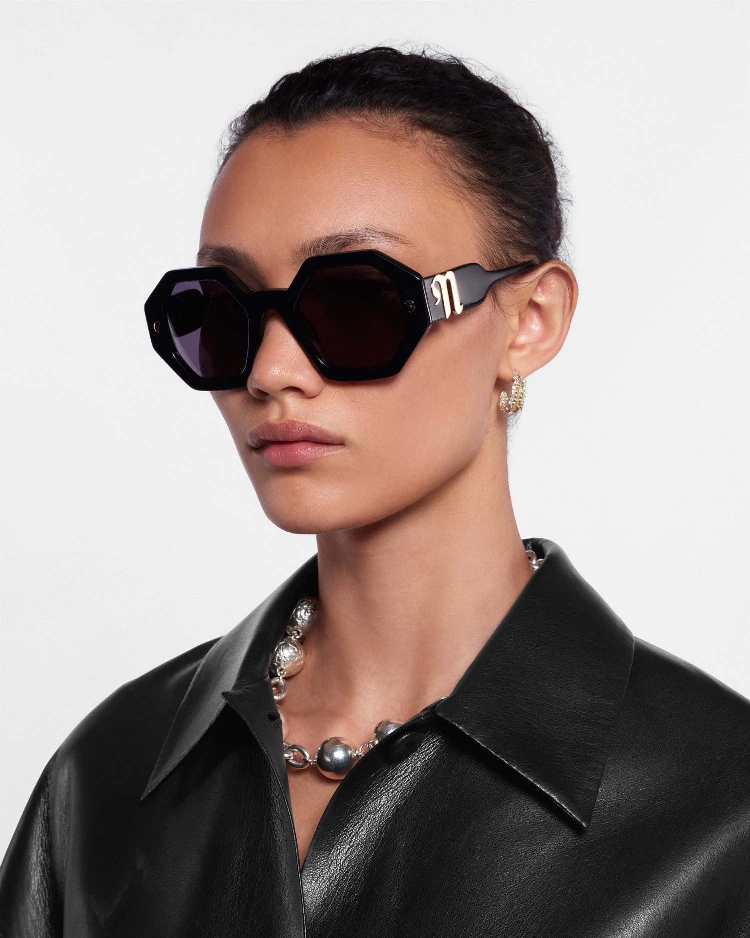 Nanushka Carlen - Bio-Plastic Sunglasses - Black 4 Nanushka Carlen - Bio-Plastic Sunglasses - Black - Image 4