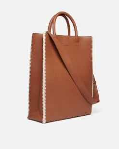 Nanushka The Compass Tote - Crochet Tote Bag - Tan/Crème 8 Nanushka The Compass Tote - Crochet Tote Bag - Tan/Crème -Nanushka Fashion Store THE CROCHET TOTE TAN CREME ALT NAPPA 02