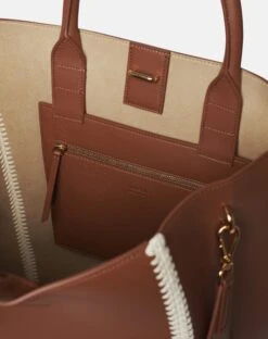 Nanushka The Compass Tote - Crochet Tote Bag - Tan/Crème 9 Nanushka The Compass Tote - Crochet Tote Bag - Tan/Crème -Nanushka Fashion Store THECROCHETTOTE TAN CREME ALT NAPPA 04