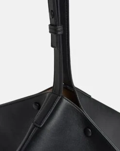 Nanushka The Square Bag Oversized - Alt-Nappa Bag - Black -Nanushka Fashion Store THE SQUARE BAG OVERSIZED BLACK VEGAN NAPPA 06 763e8776 018f 461c b48b fc76d8651965